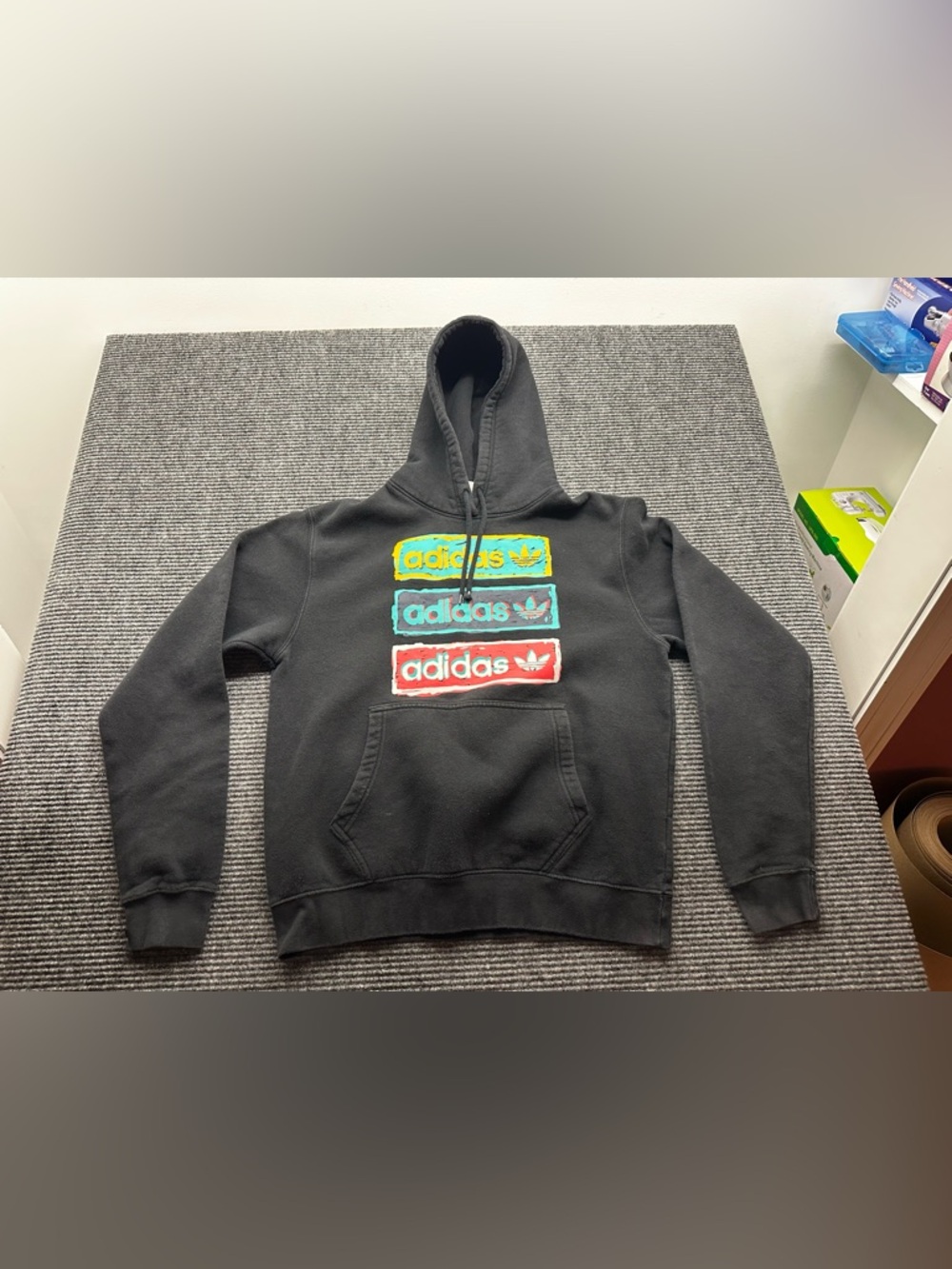 Men’s Black Adidas Logo Pullover Hooded Hoodie Kangaroo Pocket Sweatshirt Medium